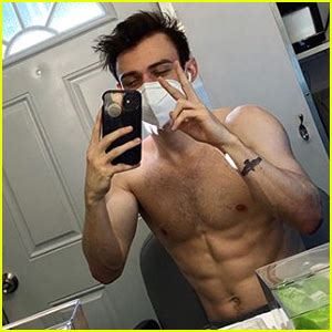 thomas doherty naked|Gossip Girl viewers left shocked over full.